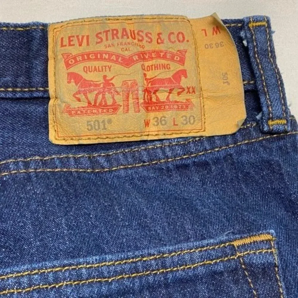 Levi's 501 Jeans Men's (36x30 Tag) Blue Straight Reg Button Fly Jean (35x29 Fit)